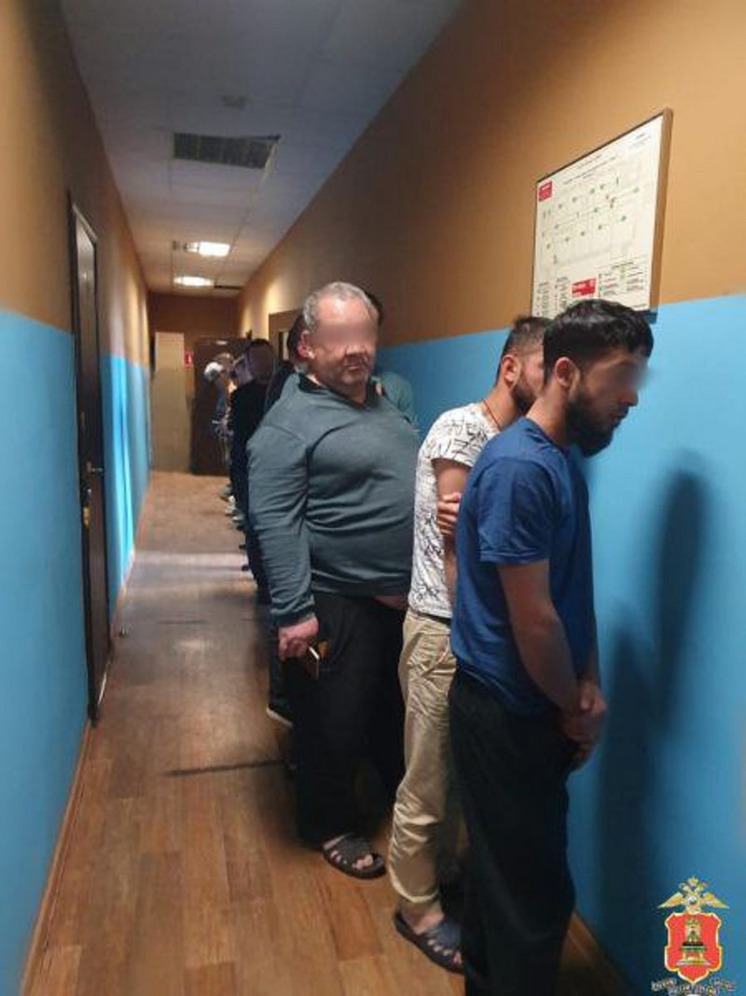 Тверские полицейские проверили 110 иностранцев во время массового рейда