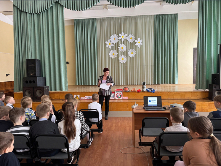 Сотрудники смоленского филиала «Россети Центр» познакомили школьников с профессией энергетика