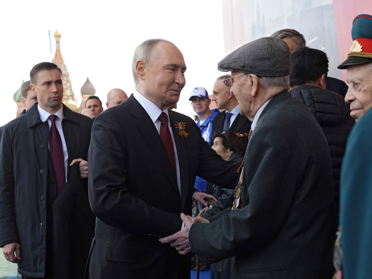 Сосед президента на Параде Победы — ветеран Мартынушкин — в числе первых ворвался в фашистский лагерь смерти