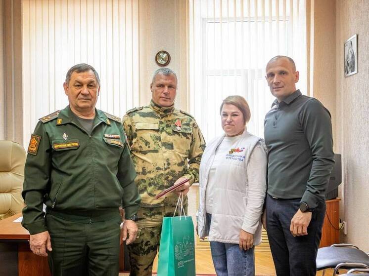 В Курске участник СВО Виталий Волков награжден медалью Суворова