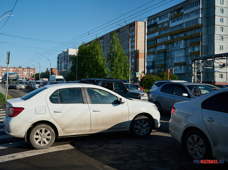 Пробки затруднили движение в Кемерове