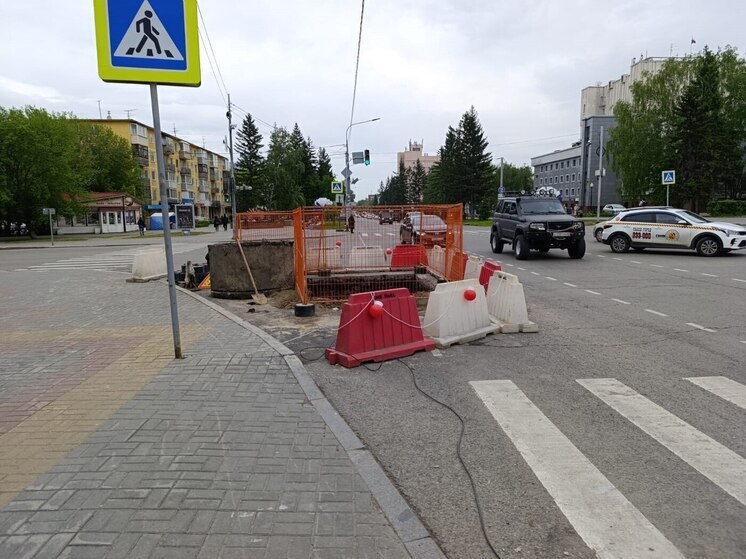 Специалисты барнаульского Росводоканала начали работы по масштабной реконструкции водопровода по Социалистическому проспекту. Из-за этого с мая по август в центре города частично ограничат движение на нескольких участках дорог.