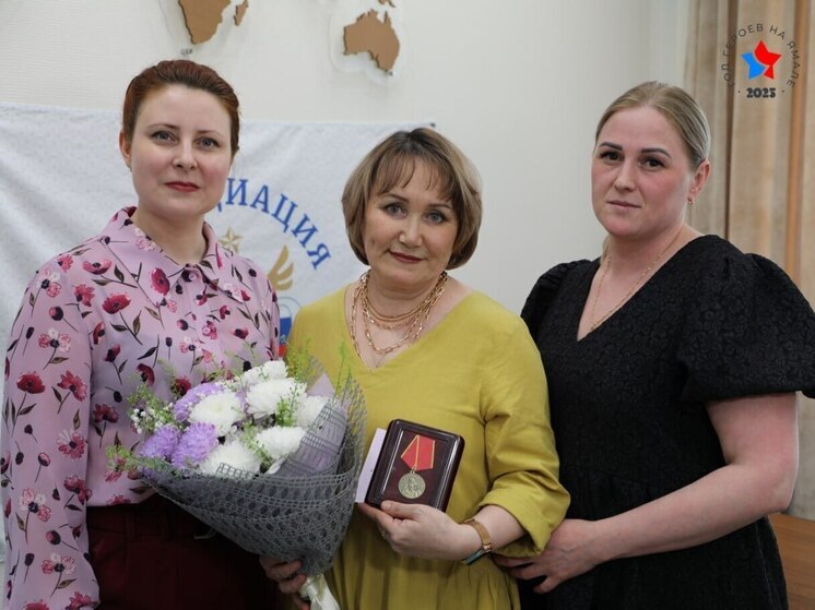 Маме пилота вертолета из Мужей вручили медаль «Мать защитника Отечества»