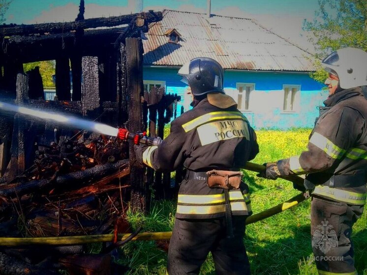 В Белёве огнеборцы оперативно потушили сарай