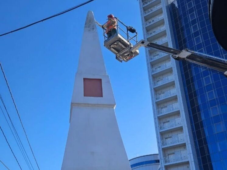 В Калуге привели в порядок стелы на улице Ленина