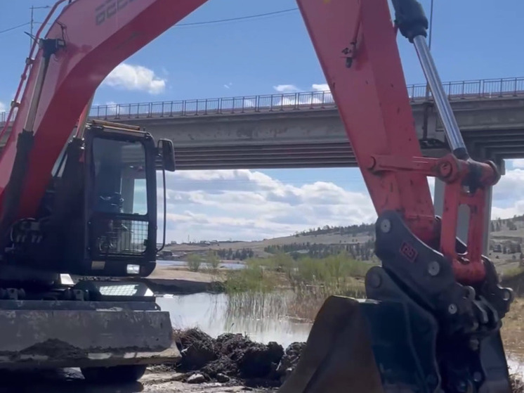 В мкрн Тулунжа в Улан-Удэ расширяют русло реки Тулунжинка