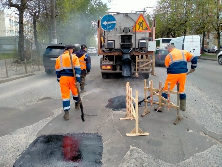 В Иванове полным ходом идет ямочный ремонт дорог