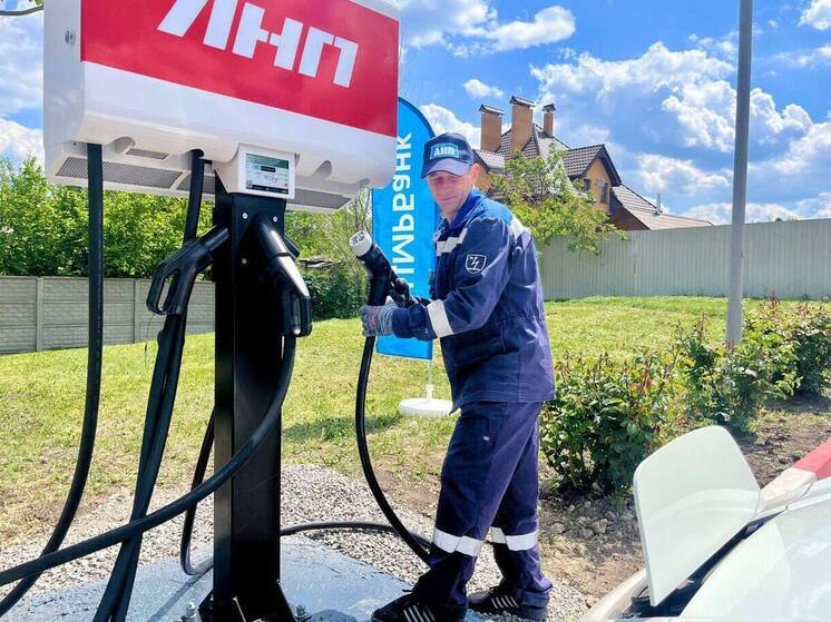 Первую станцию подзарядки для электрокаров открыли в Луганске