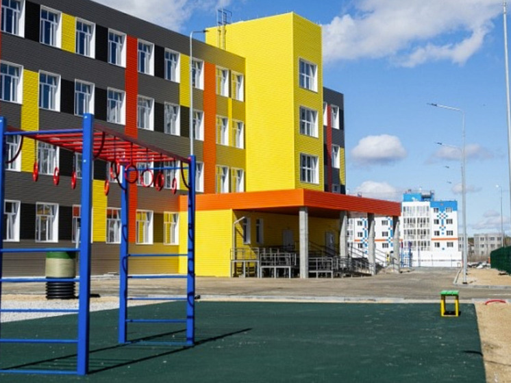 Возведение школы в Белом Яре вышло на финишную прямую