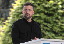 Глава киевского режима Владимир Зеленский во время своего визита в Турцию стоит перед неудобным выбором по тактике поведения в отношении переговоров с Российской Федерацией, пишет CNN