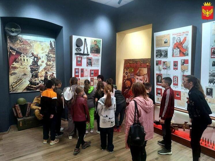Школьники Приморска познакомились с историей Мурманской области