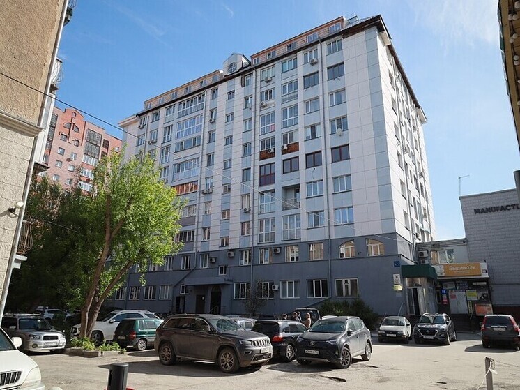 На улице Советской в Новосибирске завершается ремонт сгоревшей крыши и мансардного этажа