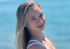 Желающая сменить спортивное гражданство Вероника Жилина отмечает 17-летие: фото фигуристки