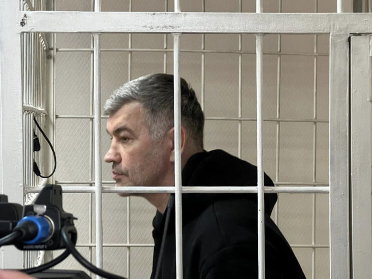 Министр промышленности и торговли Новосибирской области Андрей Гончаров оспаривает обвинения в превышении полномочий