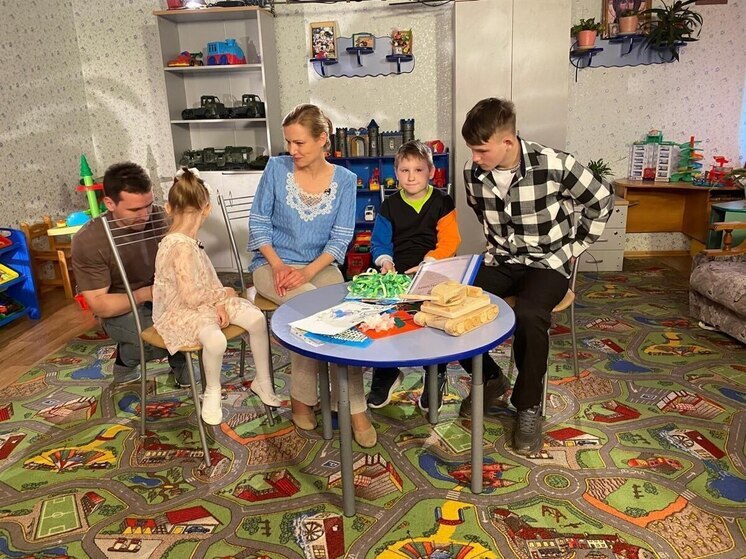 Съёмки передачи с Еленой Кизяковой проходят в Псковской области