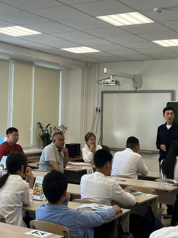 В Элисте прошли «Разговоры на равных»