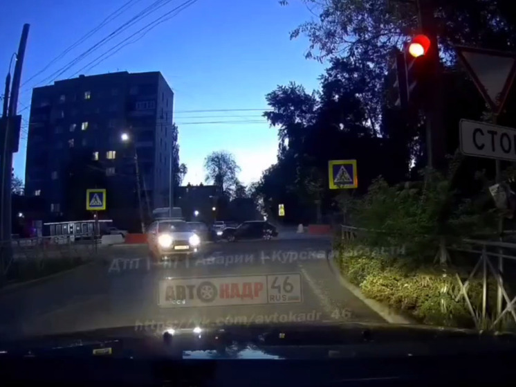 Байкер пострадал в массовом ДТП в Курске