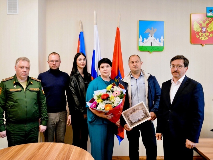 Семье орловского участника СВО вручили Благодарность от командования части