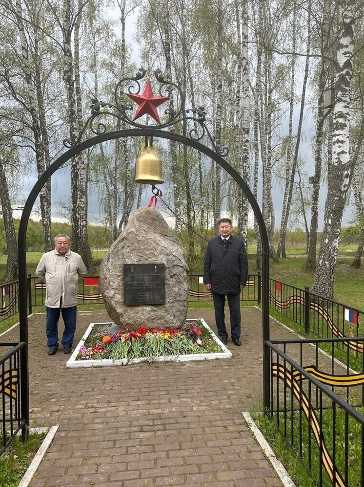 Живи и помни. Под таким девизом состоялась наша недавняя поездка с депутатом Государственной Думы РФ В.М. Мархаевым на воинский мемориал «Высота Длинная» близ посёлка Кузовлево на окраине Новой Москвы. Это место жестоких сражений Красной Армии с фашистами осенью и зимой 1941 года.
