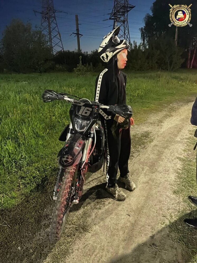 В Чебоксарах задержали четырёх подростков на питбайках — мото на штрафстоянке