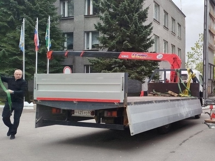 В Пустошке начали благоустраивать общественную территорию по улице Октябрьской