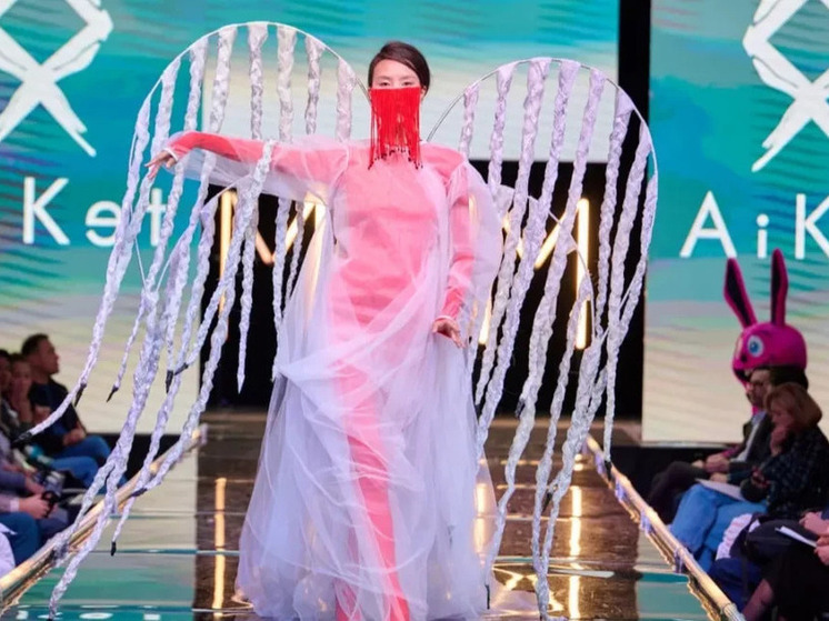 Коллекция "Полет стерха" якутского бренда AiKet взяла главный приз Международного конкурса молодых дизайнеров