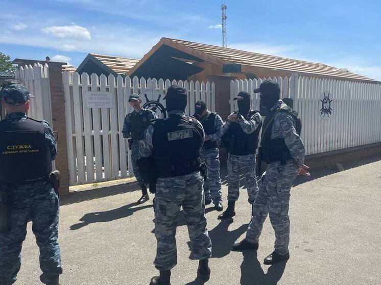 В Анапе на побережье начался демонтаж 20 самостроев