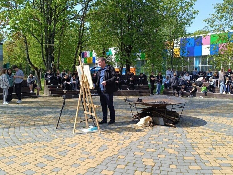 Военный художник провел мастер-класс калужским школьникам