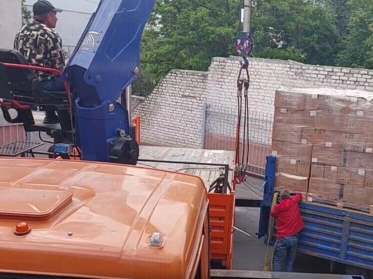 Более 11 тонн гумпомощи поступило в Службу поддержки населения Новой Каховки