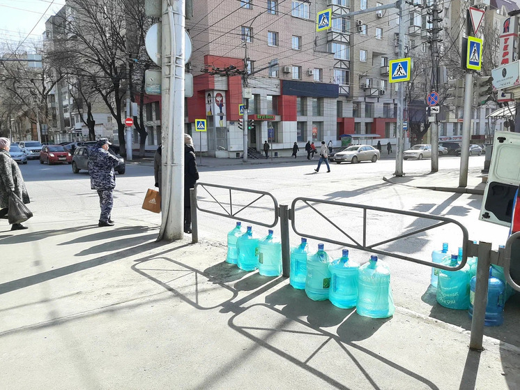 В двух районах Саратова до ночи отключили воду