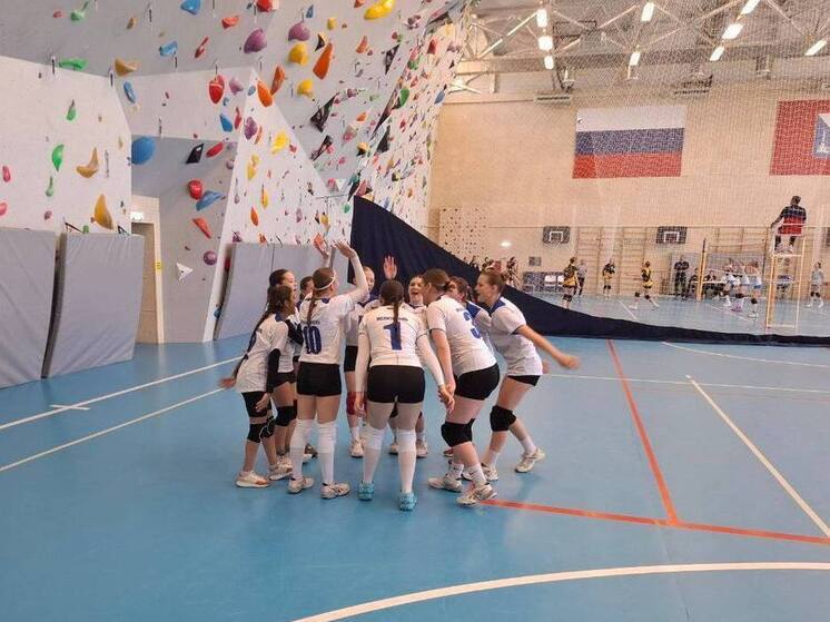 Запорожские волейболистки одержали свою первую победу на «Кубке Городов-Героев»