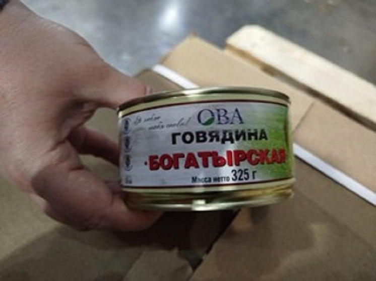 Поезд из Калининграда привез в Хакасию 16 тонн мясных консервов