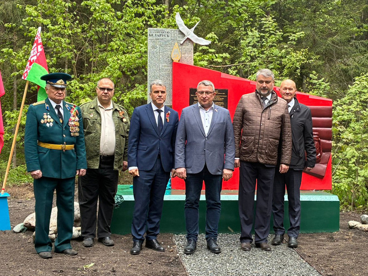 В брянском лесу открыли уникальный памятник белорусским военным журналистам