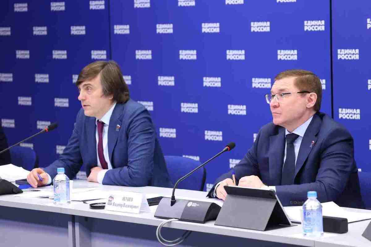 При поддержке ЕР в 2025 году будут отремонтированы больше 1,2 тысячи школ по всей стране