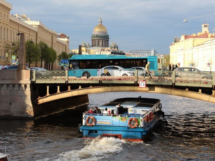 Петербург привлек на майские 675 тысяч туристов и 275 тысяч экскурсантов