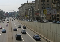 Дептранс Москвы напомнил, что 17 мая движение для транспорта по Садовому кольцу и некоторым другим улицам Москвы будет временно закрыто