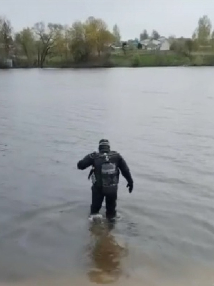 В Мещовске водолазы почистили дно реки Турея