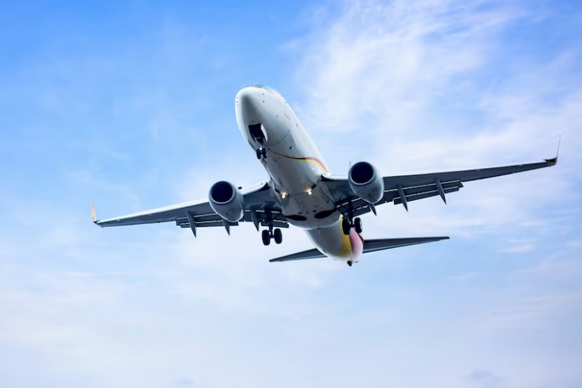 Самолет с пассажирами на борту летел без пилотов за штурвалом 10 минут