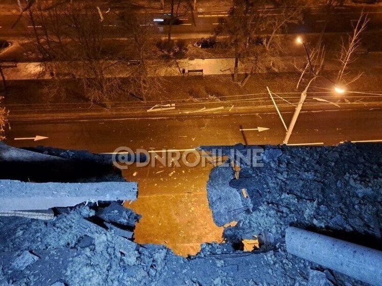 В Горловке при атаке дрона поврежден школьный автобус