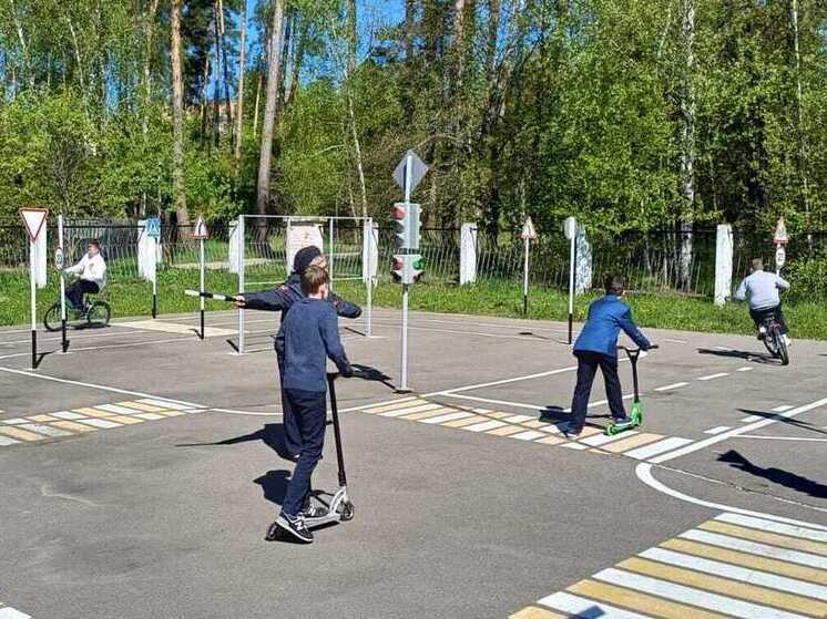 Госавтоинспекция проводит уроки безопасности для школьников в автогородках Протвино