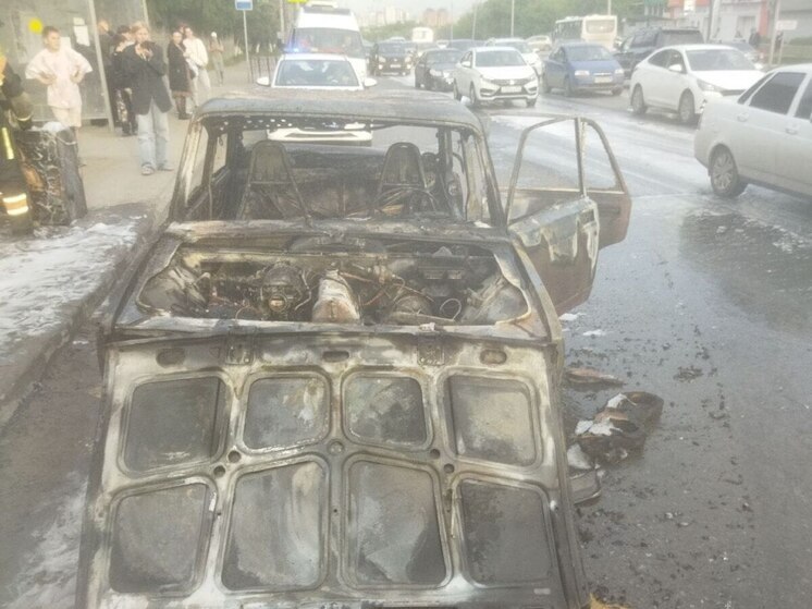 В Омске на ходу загорелась легковушка