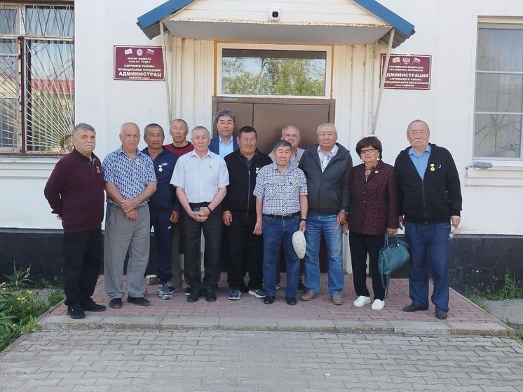 В Калмыкии вручили медали  "Ветеран футбола"