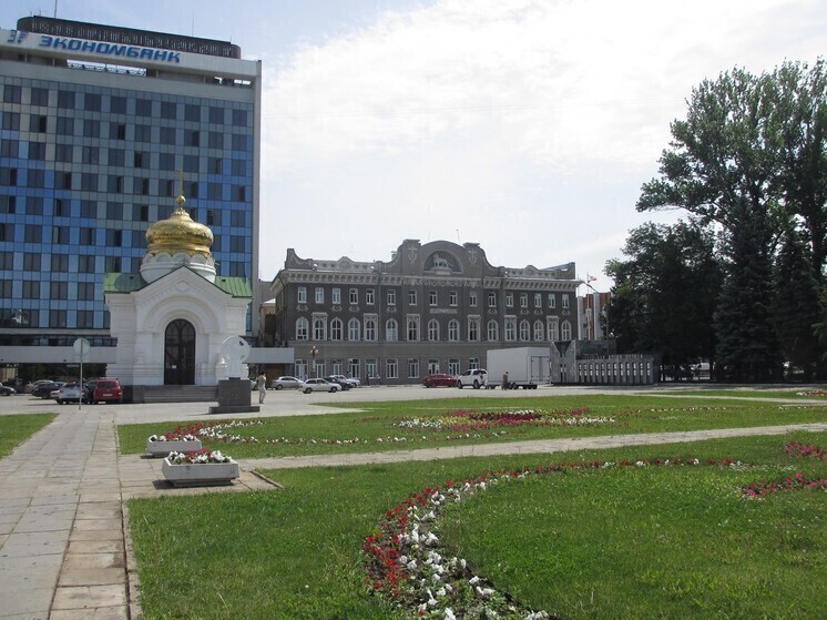 Мэр поручил нарастить в Саратове объёмы высадки цветов и кустарников