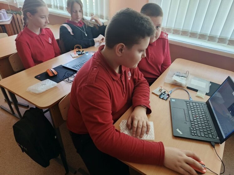 В пензенских школах продолжаются бесплатные занятия по робототехнике
