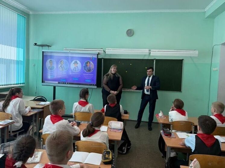 Орловские школьники учатся распознавать интернет-угрозы на «Уроке цифры»