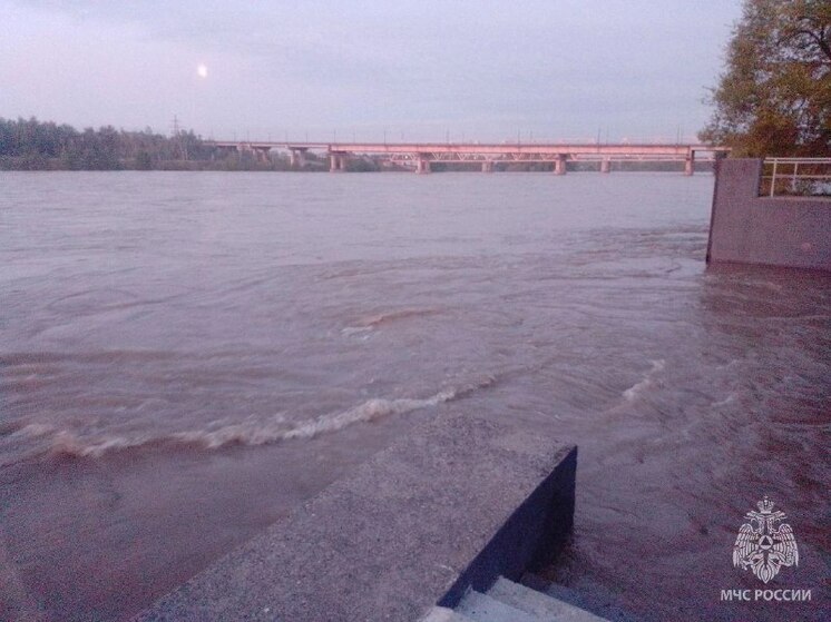 В реках Хакасии снижается уровень воды, но обстановка оставляет желать лучшего