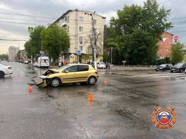 В Твери 17-летняя девушка пострадала в ДТП на Волоколамском проспекте