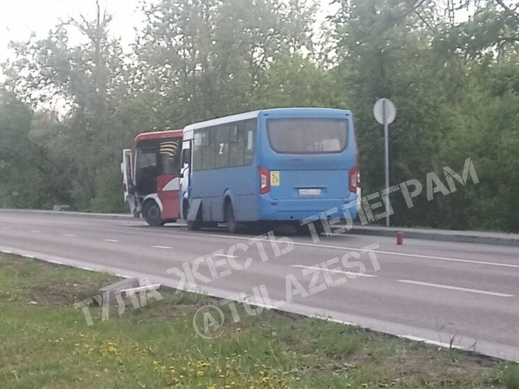 В Центральном районе Тулы столкнулись два автобуса