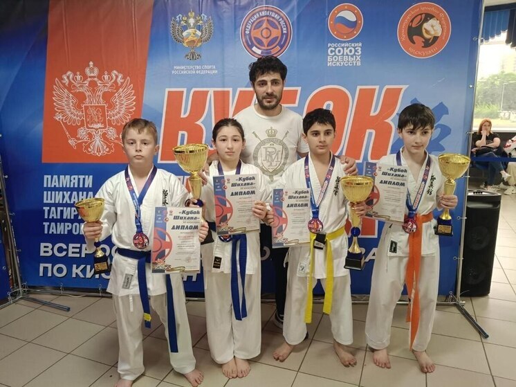 Каратисты Кабардино-Балкарии завоевали 15 медалей на всероссийском уровне
