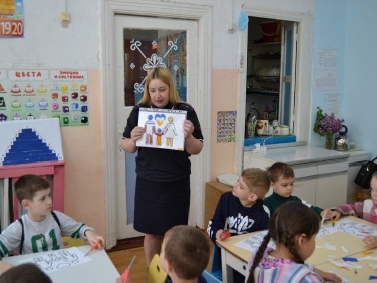 В Смоленской области Госавтоинспекция провела профилактическое мероприятие «Мама, папа, я – ПДДшная семья!»